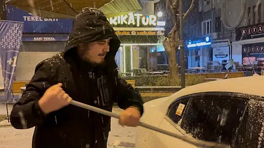 Kayseri'de gece saatlerinde başlayan kar yağışı kenti beyaza bürüdü