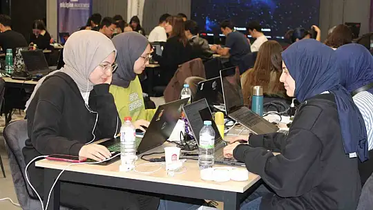 Kayseri'de gençleri uzayla buluşturan TUA Astro Hackathon Yarışması başladı