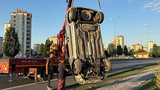 Kayseri'de hafif ticari araç takla attı: 1 yaralı
