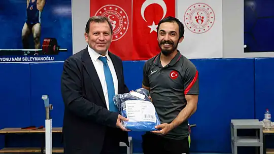 Kayseri'de haltercilere yeni ekipman desteği