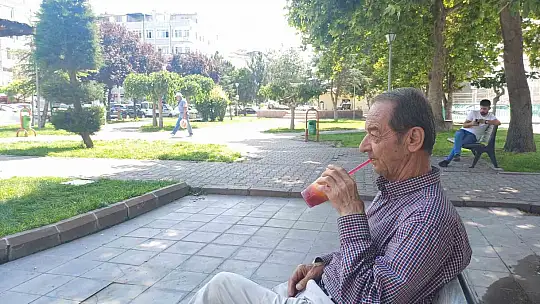 Kayseri'de hava sıcaklığı 40'ı aştı, vatandaş serinlemenin yollarını aradı