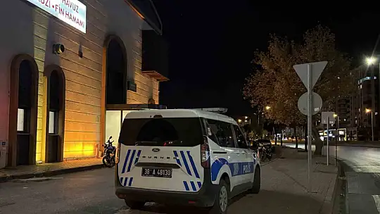 Kayseri'de havuzda arkadaşlarıyla eğlenen şahıs boğulma tehlikesi geçirdi