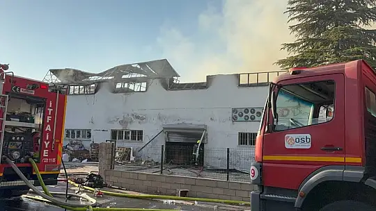 Kayseri'de hırdavat dükkanındaki yangın fabrikaya sıçradı