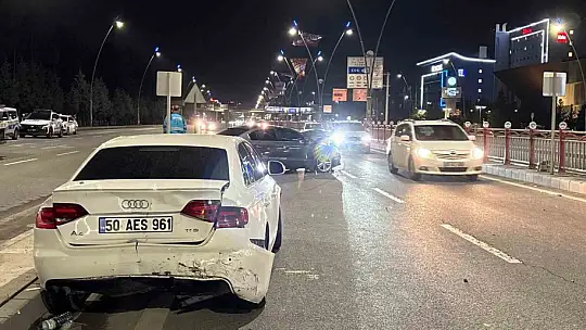 Kayseri'de iki otomobil çarpıştı: 1 yaralı