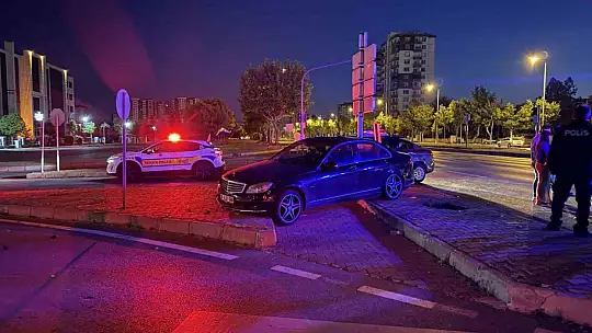 Kayseri'de iki otomobil çarpıştı: 1 yaralı