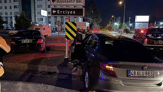 Kayseri'de iki otomobil çarpıştı: 1 yaralı
