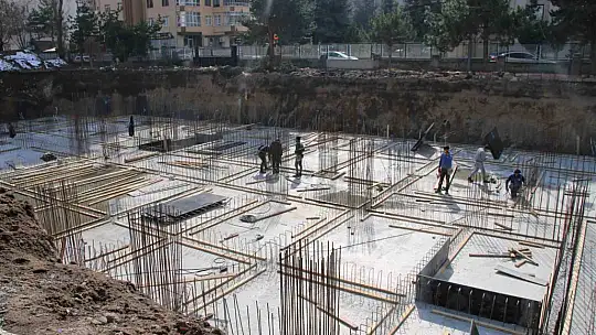 Kayseri'de ikili eğitimi sona erdirecek okulların inşaatları devam ediyor