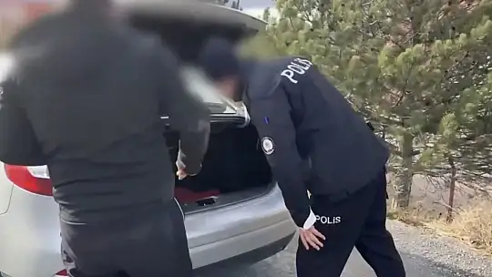 Kayseri'de kaçakçılara yönelik 'huzur' operasyonu: 79 bin makaron ele geçirildi