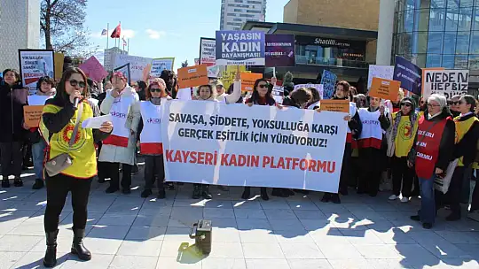 Kayseri'de kadınlar kadın hakları için yürüdü