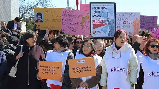 Kayseri'de kadınlar kadın hakları için yürüdü
