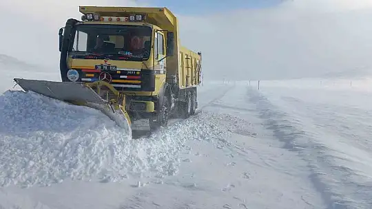 Kayseri'de kapanan 61 yol ulaşıma açıldı