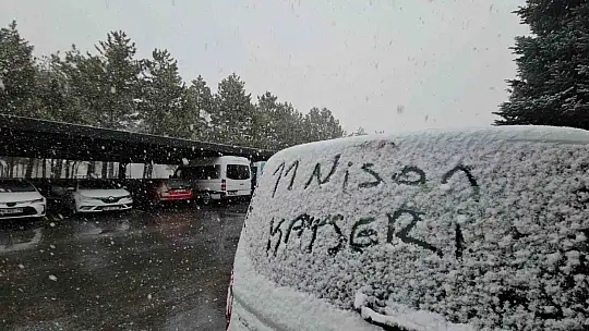 Kayseri'de kar ve şiddetli rüzgar