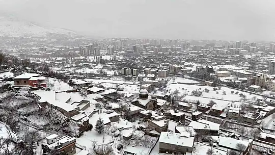 Kayseri'de kar yağışı etkili oldu