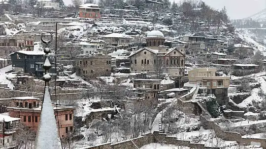 Kayseri'de kar yağışı etkili oldu