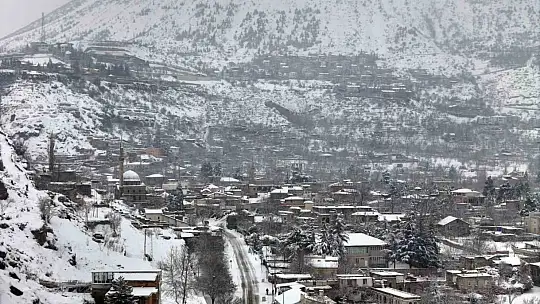 Kayseri'de kar yağışı etkili oldu