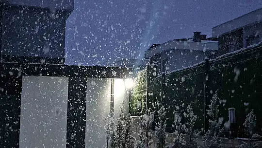 Kayseri'de kar yağışı etkili oldu