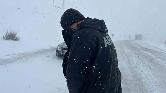 Kayseri'de kar yağışı sonrası mahsur kalan vatandaşlar kurtarıldı