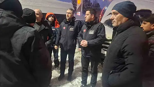 Kayseri'de kar yağışı sonrası mahsur kalan vatandaşlar kurtarıldı