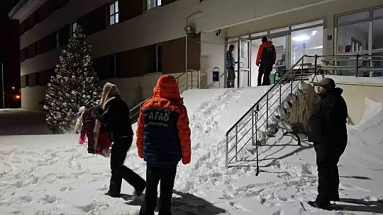 Kayseri'de kar yağışı sonrası mahsur kalan vatandaşlar kurtarıldı