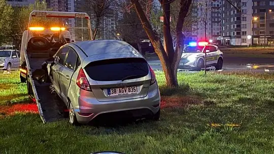 Kayseri'de kaza yapan sürücü otomobilini bırakıp kaçtı