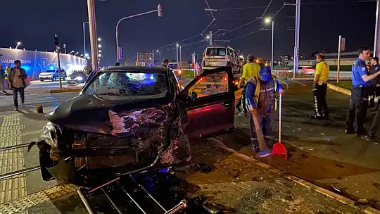 Kayseri'de kazaya karışan otomobilin sürücüsü kaçtı: 5 yaralı