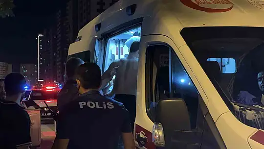 Kayseri'de kebap salonunda döner bıçaklı kavga: 2 yaralı