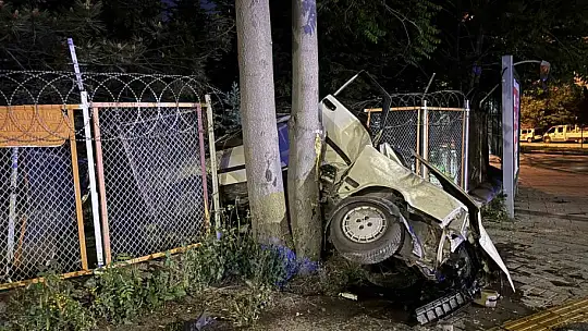Kayseri'de kontrolden çıkan otomobil bahçeye uçtu: 3 yaralı