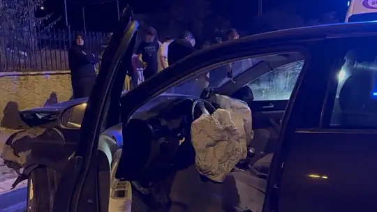 Kayseri'de kontrolden çıkan otomobil duvara çarptı: 1 yaralı