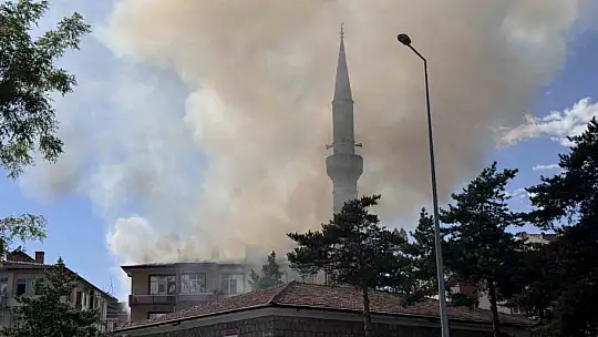Kayseri'de korkutan çatı yangını