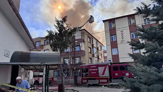Kayseri'de korkutan çatı yangını