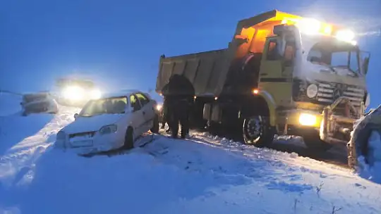 Kayseri'de lapa lapa kar yağdı