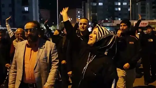 Kayseri'de mahalleliden 'Kabe'de Hacılar' performansı