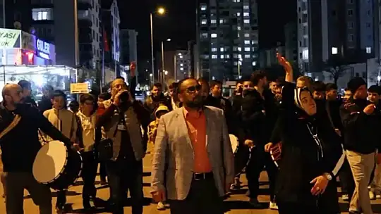 Kayseri'de mahalleliden 'Kabe'de Hacılar' performansı