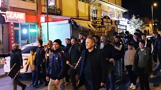 Kayseri'de mahalleliden 'Kabe'de Hacılar' performansı