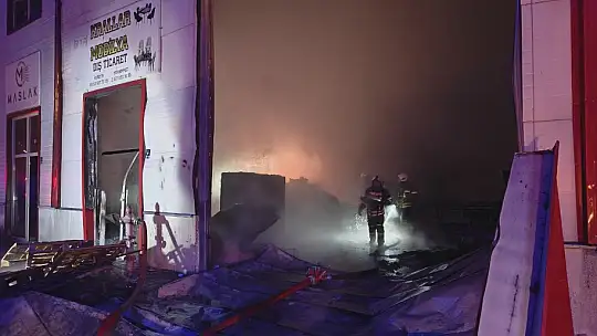 Kayseri'de masa sandalye atölyesinde yangın