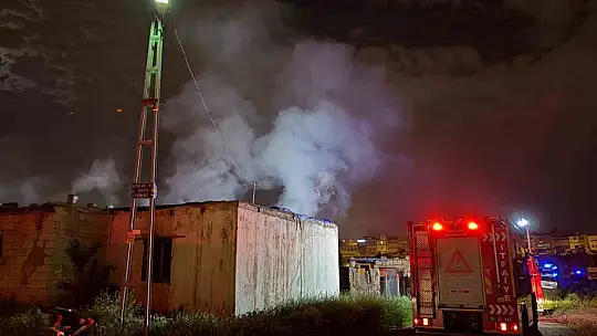 Kayseri'de metruk evde yangın
