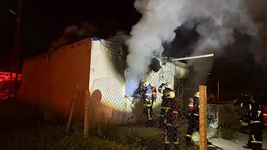 Kayseri'de metruk evde yangın