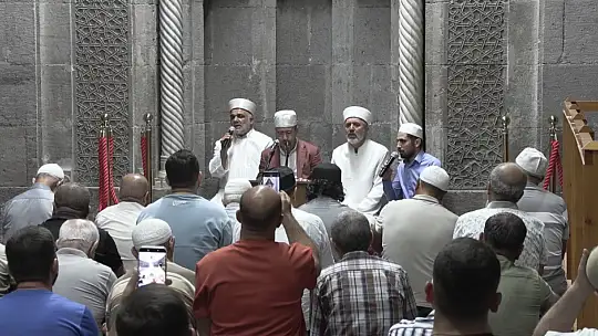 Kayseri'de Mevlit Kandili'nde eller semaya açıldı