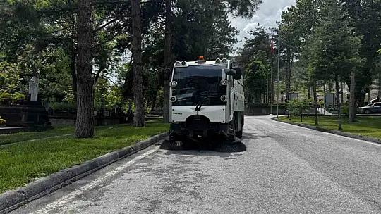 Kayseri'de mezarlıklar bayram ziyaretlerine hazır