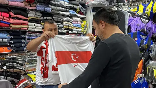 Kayseri'de milli takım formalarının satışı arttı