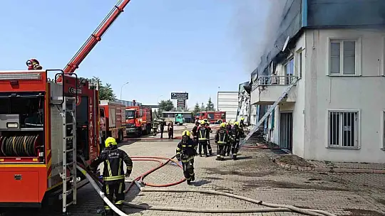 Kayseri'de mobilya fabrikası yangını