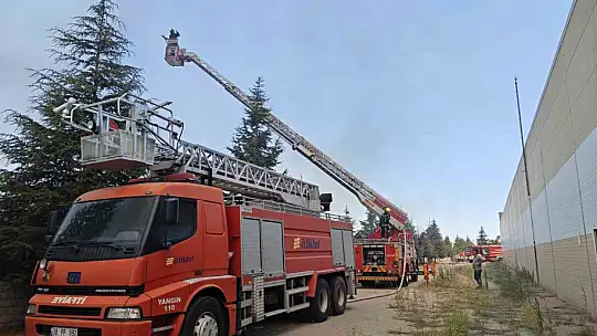 Kayseri'de mobilya fabrikası yangını