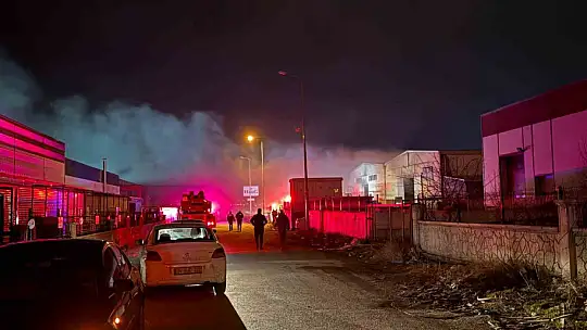 Kayseri'de mobilya fabrikasında yangın