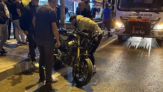 Kayseri'de motosiklet yolun karşısına geçmeye çalışan çocuğa çarptı: 2'si ağır, 3 yaralı