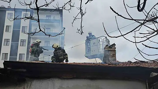 Kayseri'de müstakil evde yangın: 6 aylık bebek hastaneye kaldırıldı