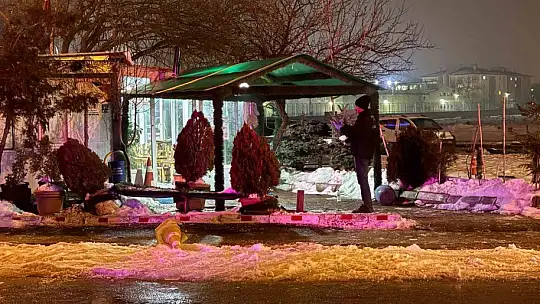 Kayseri'de oğlu, babasının büfesini kurşunladı