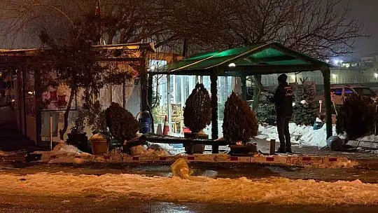 Kayseri'de oğlu, babasının büfesini kurşunladı