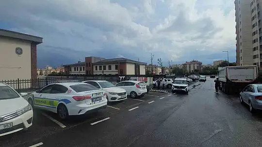 Kayseri'de okul önünde hareketli dakikalar