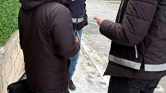 Kayseri'de okulla ilgisi olmayan 12 şahıs sorgulandı