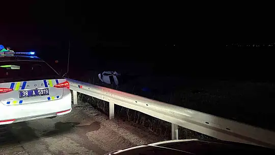 Kayseri'de otomobil şarampole yuvarlandı: 1 ölü, 1'i ağır 4 yaralı